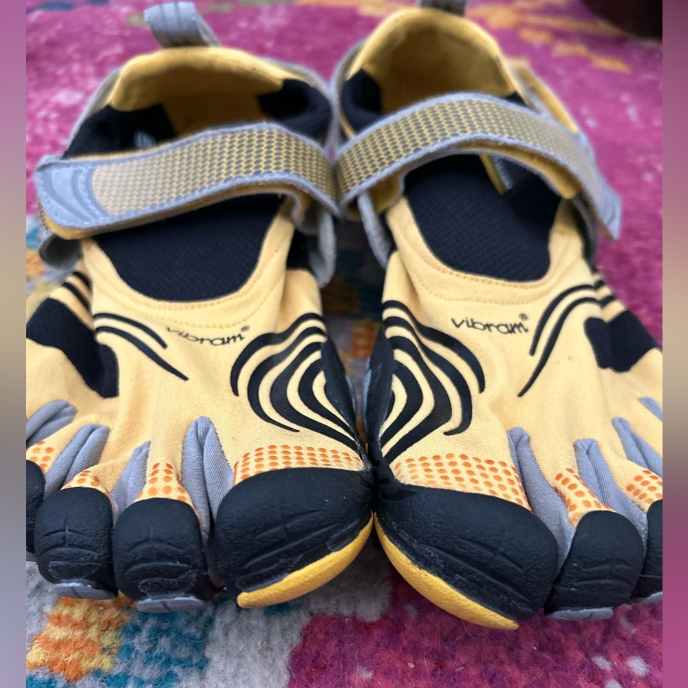 Vibram mens FiveFingers Barefoot Shoes 45EU great condition - Picture 2 of 6